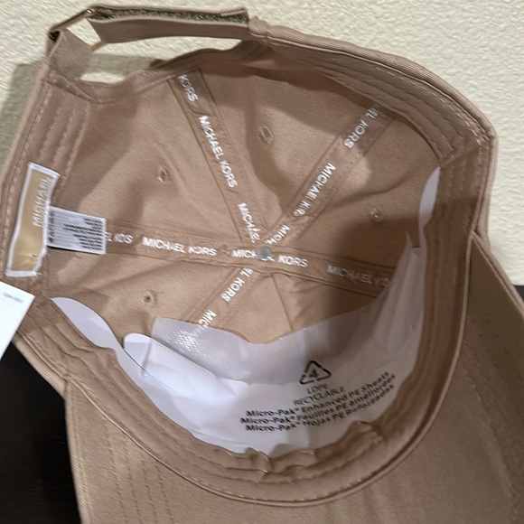 Michael Kors NWT baseball hat - Picture 5 of 5